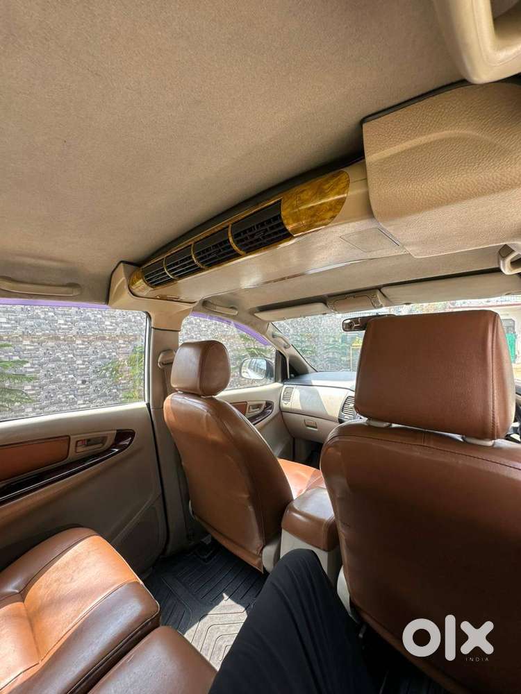 Toyota Innova 2011 Diesel Well Maintained