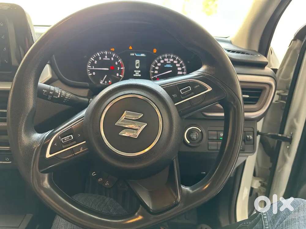 2022 Breeza Zxi Smart Hybrid