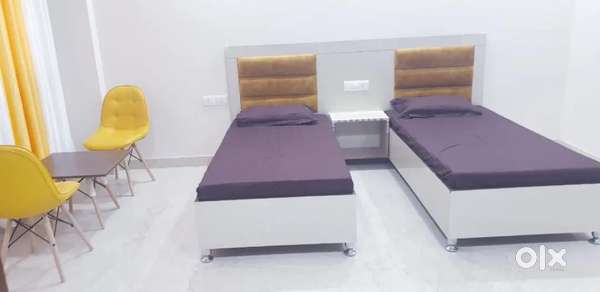NO BROKERAGE 500+ Fully Furnished Boys PGs with meals in Noida!