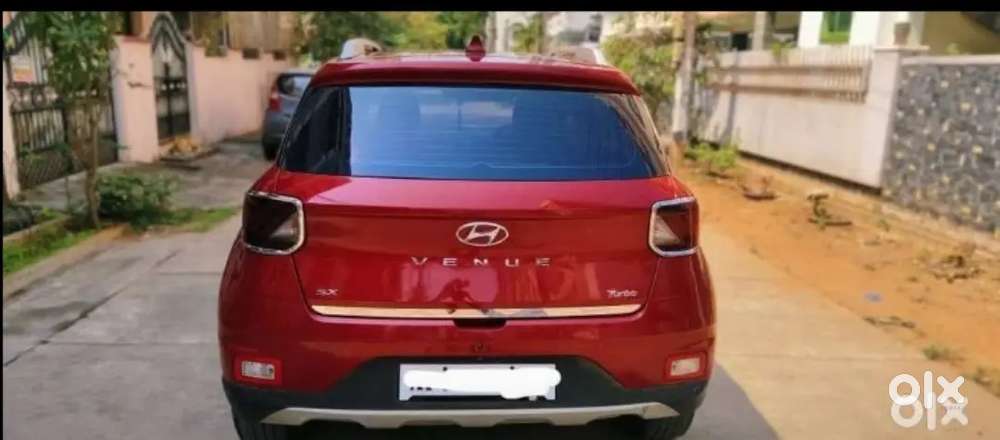 Hyundai Venue 2020 Petrol Well Maintained