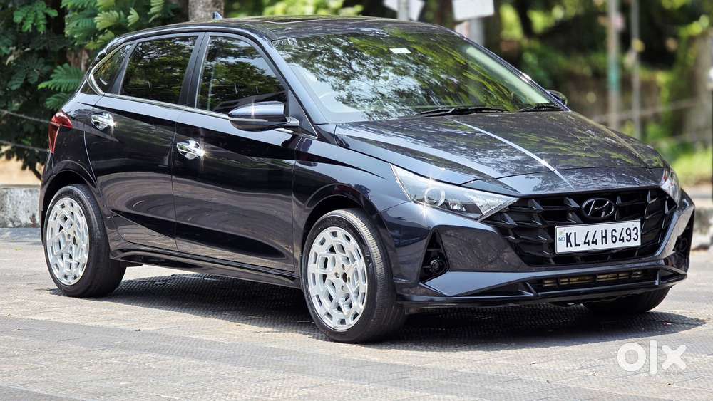 Hyundai I20 Asta (o) 1.2 Mt, 2023, Petrol