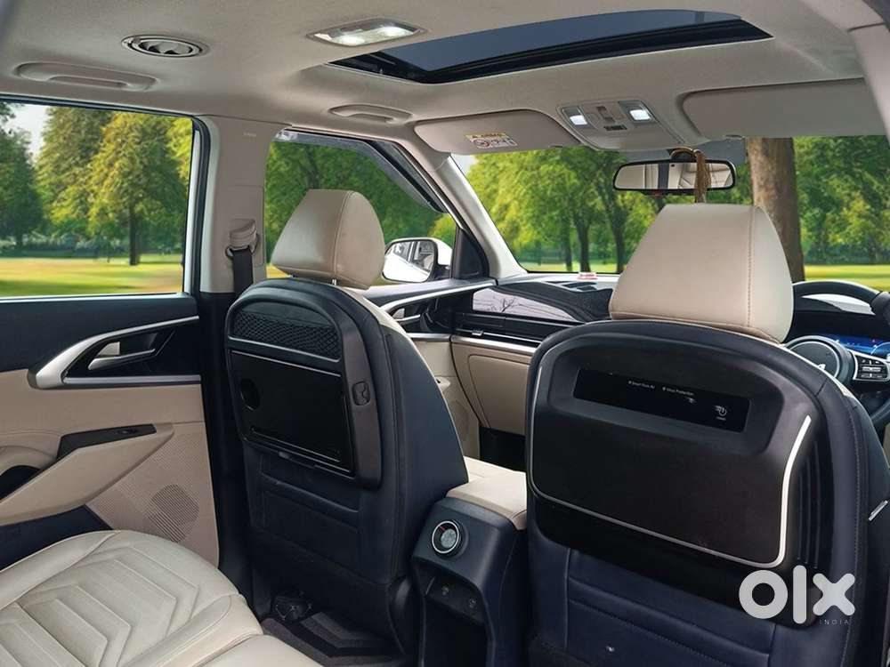 Kia Carens Luxury (o)1.5 Turbo Petrol Dct 7 Str, 2023, Petrol