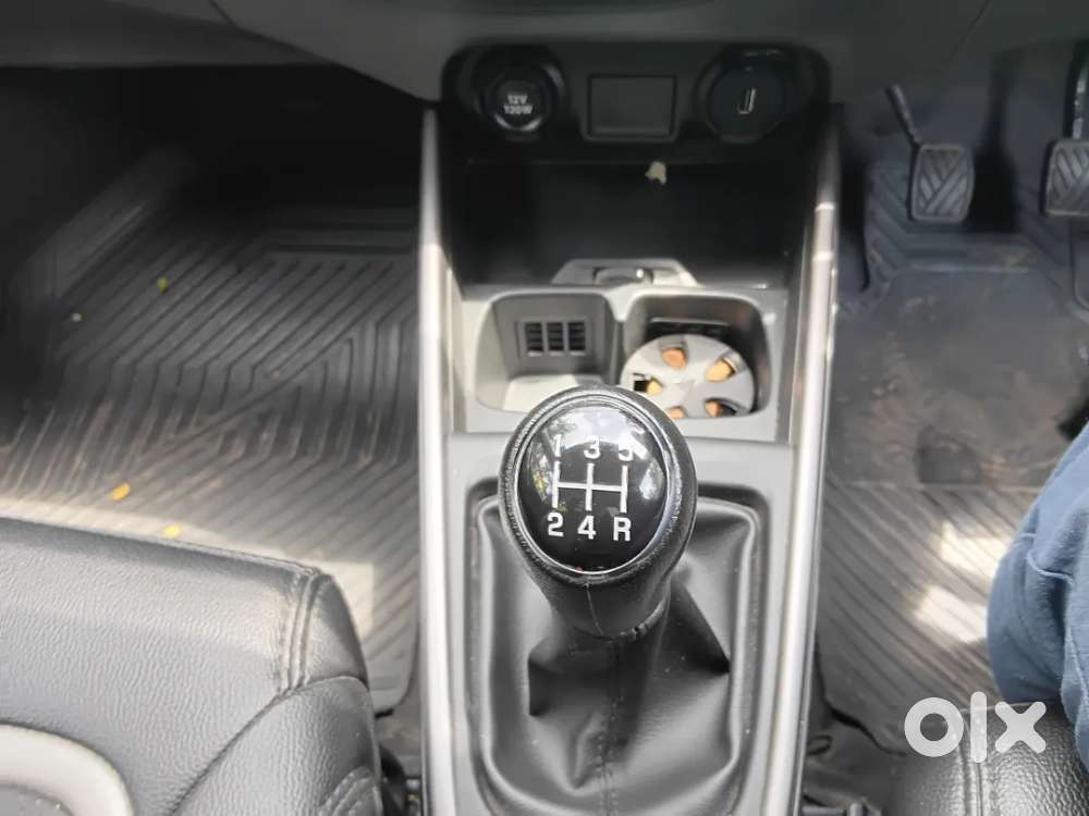 Maruti Suzuki Xl6 1.5 Zeta Mt, 2022, Petrol
