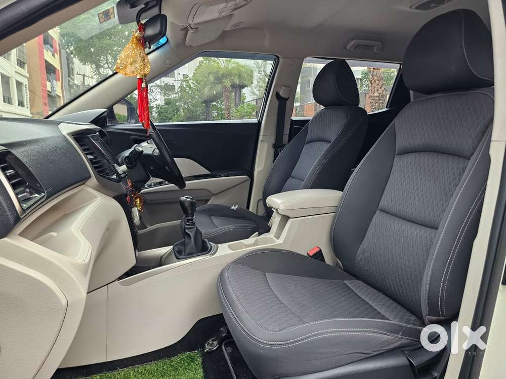 Mahindra Xuv300 W8, 2020, Petrol