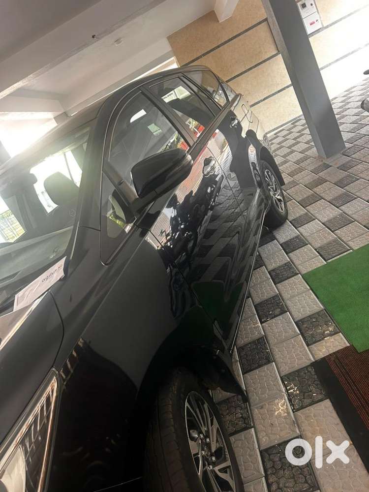 Toyota Innova Crysta 2022 Petrol 30500 Km Driven