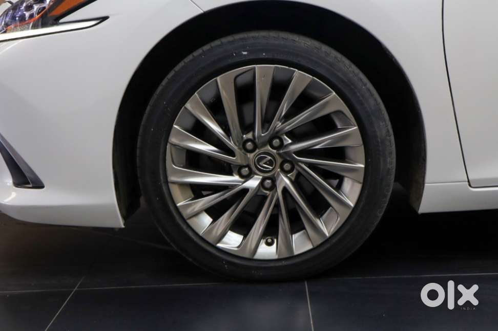 Lexus Es 300h Luxury, 2020, Cng & Hybrids