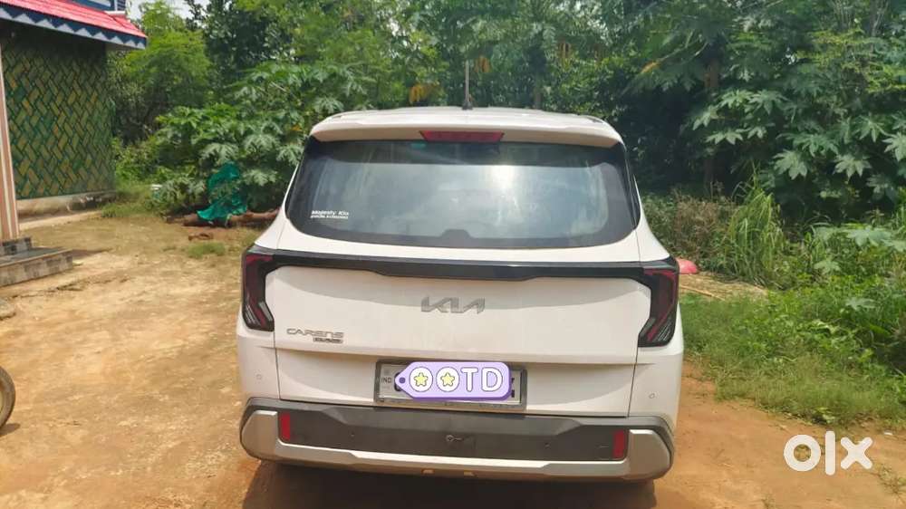 Kia Carens Clavis White Color Full New Connection