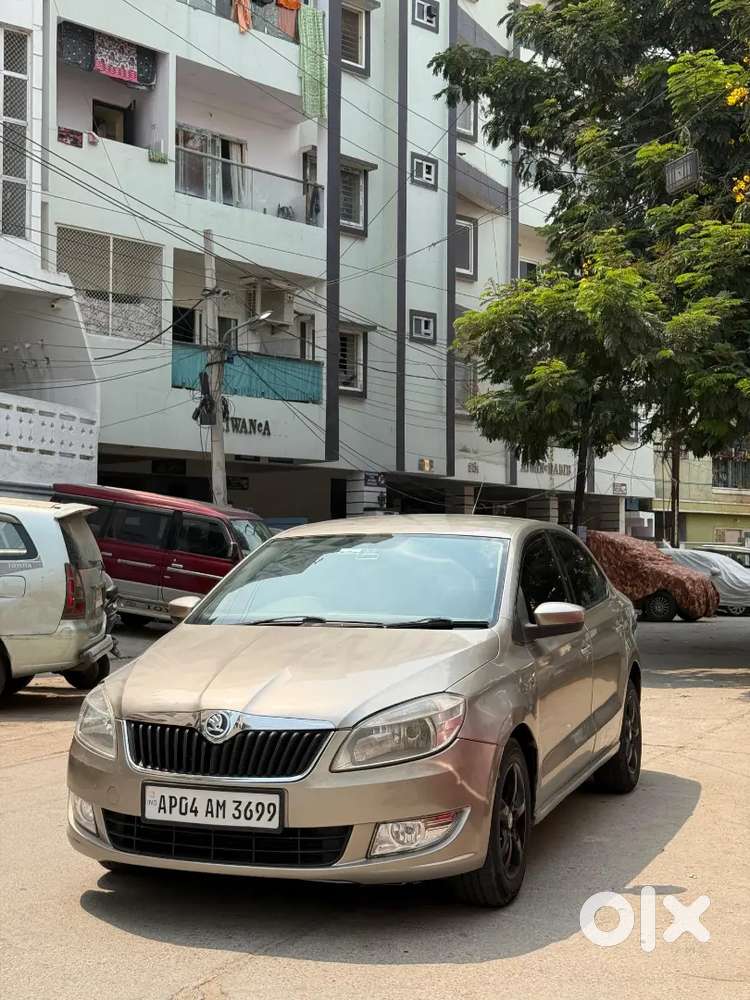 Skoda Rapid 2012 Diesel 120000 Km Driven