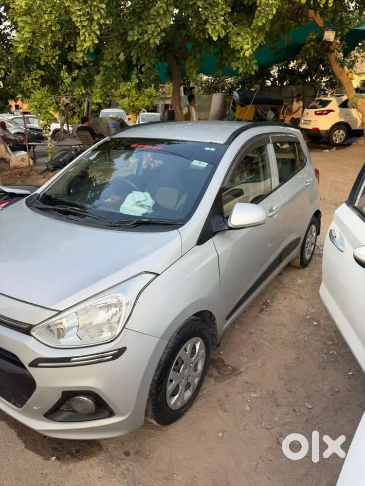 Hyundai Grand I10 Sportz Diesel 2015  Manual  Good Condition