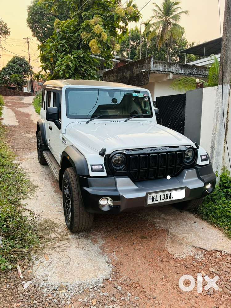 Mahindra Thar Roxx Petrol 2025