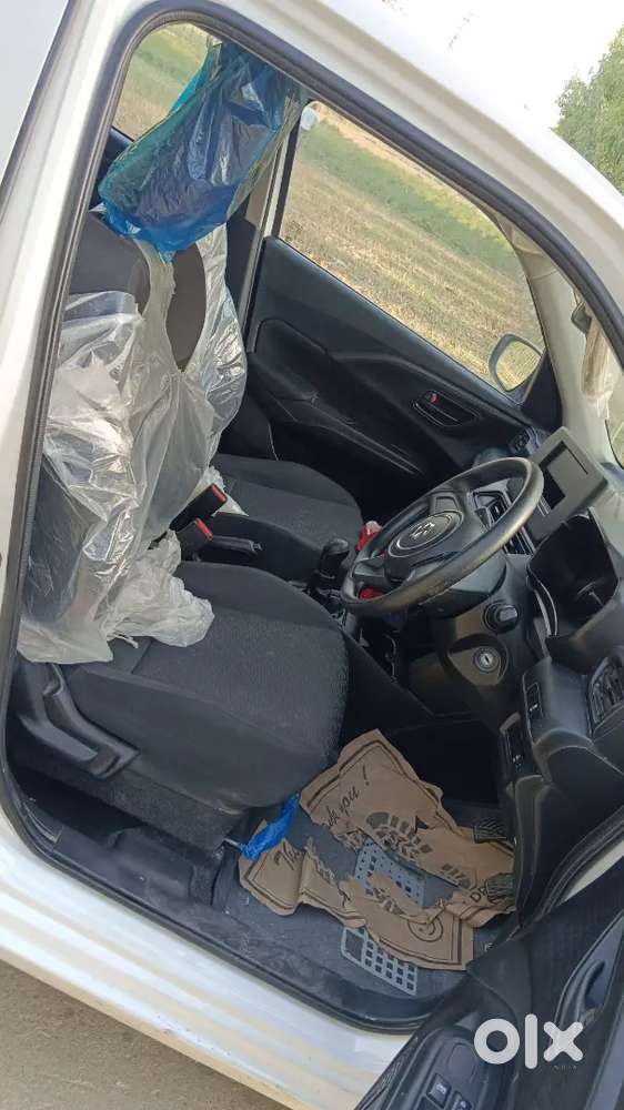 Maruti Suzuki Swift 2025 Petrol 3950 Km Driven