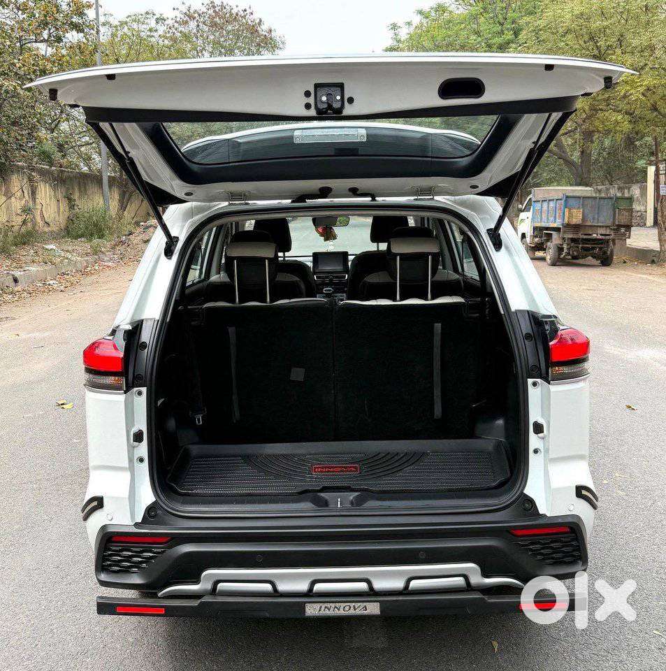 Toyota Innova Hycross 2.0 Vx Hybrid 7 Str, 2024, Cng & Hybrids