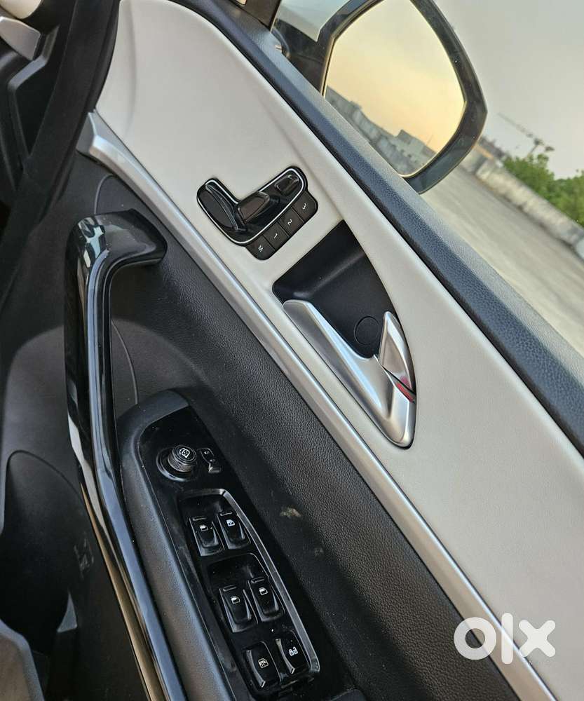 Mahindra Xuv700 2.2 Ax 7 Diesel At Luxury Pack Str, 2022, Diesel