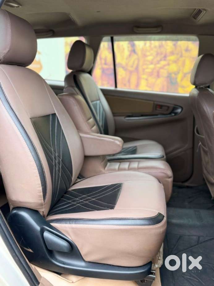 Toyota Innova 2.5 G (diesel) 7 Seater Bs Iv, 2015, Diesel