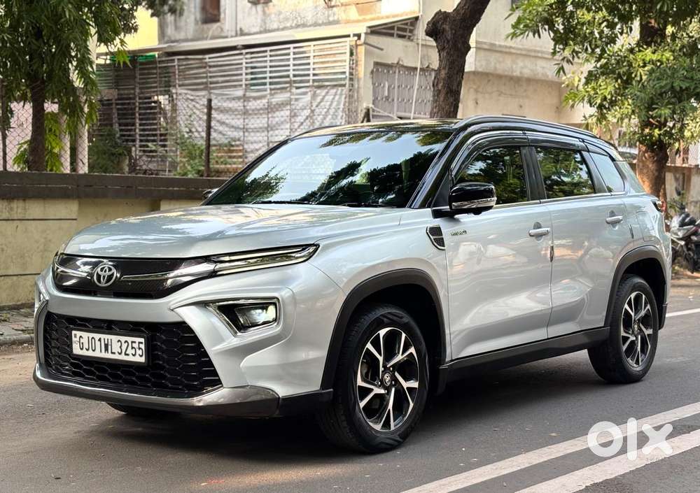 Toyota Urban Cruiser Hyryder, 2023, Petrol