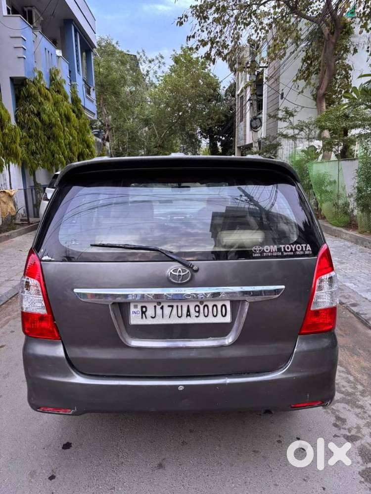 Toyota Innova 2009-2011 2.5 Gx 8 Str, 2012, Petrol