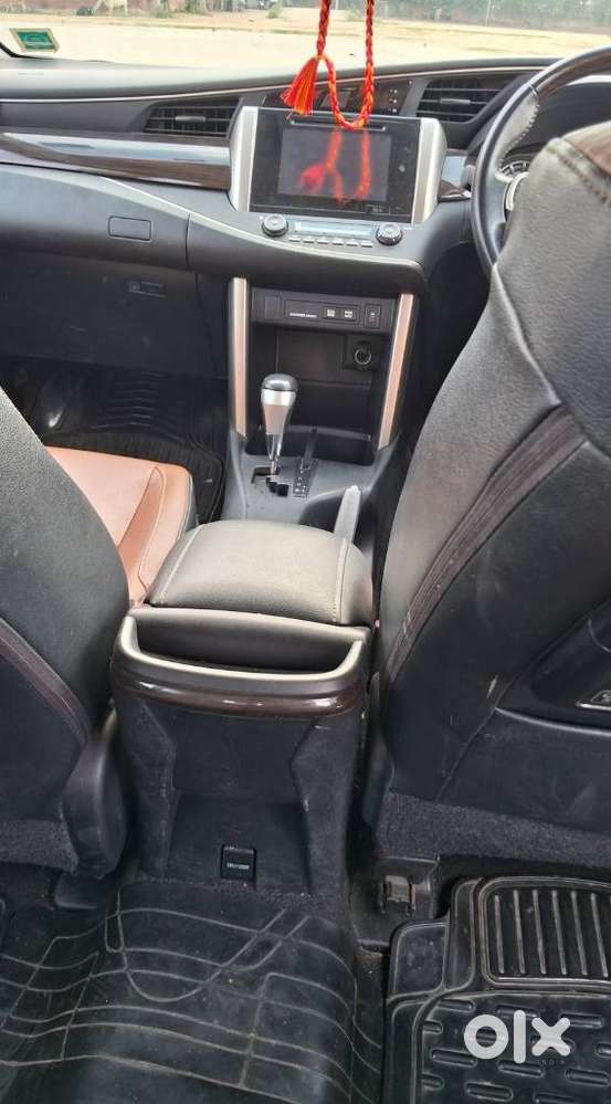 Toyota Innova Crysta 2.7 Zx At, 2016, Petrol