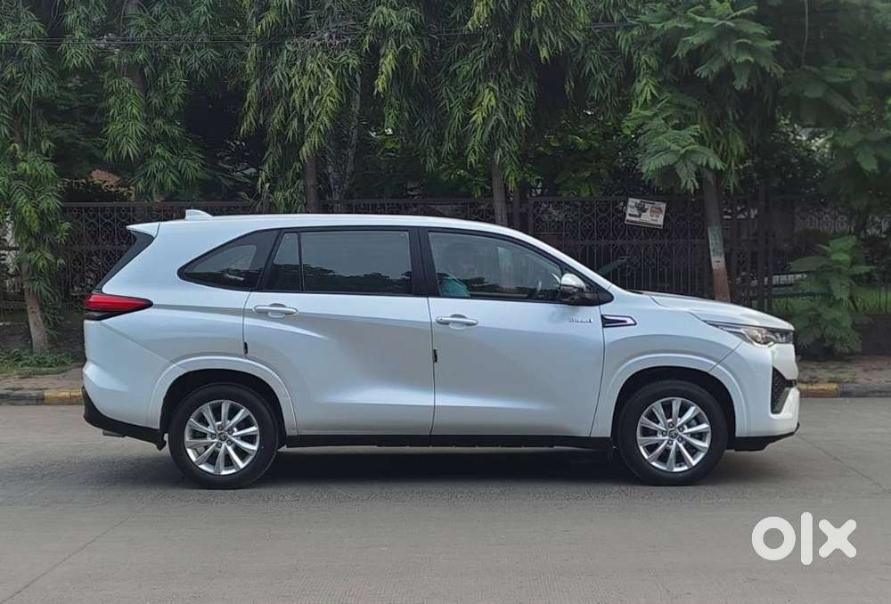 Toyota Innova Hycross 2.0 Vx Hybrid 8 Str, 2024, Petrol
