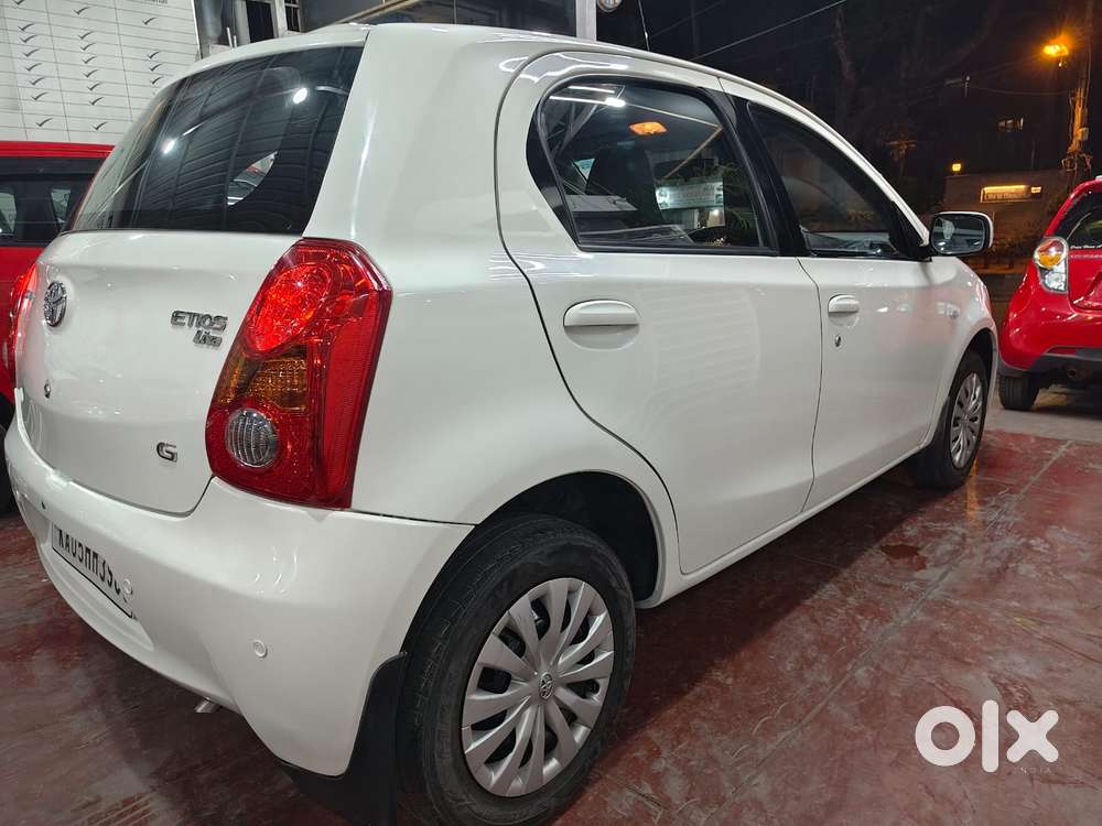Toyota Etios Liva 2011-2012 G, 2012, Petrol