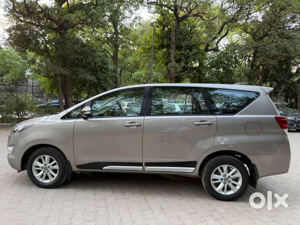 Toyota Innova Crysta 2.7 Gx At 8s, 2016, Petrol
