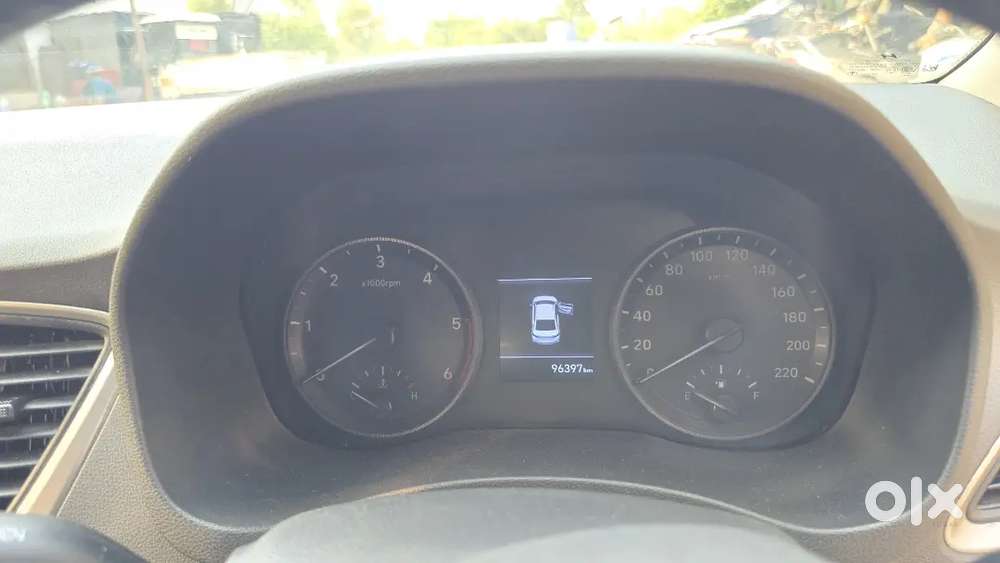 Hyundai Verna 1600cc Automatic