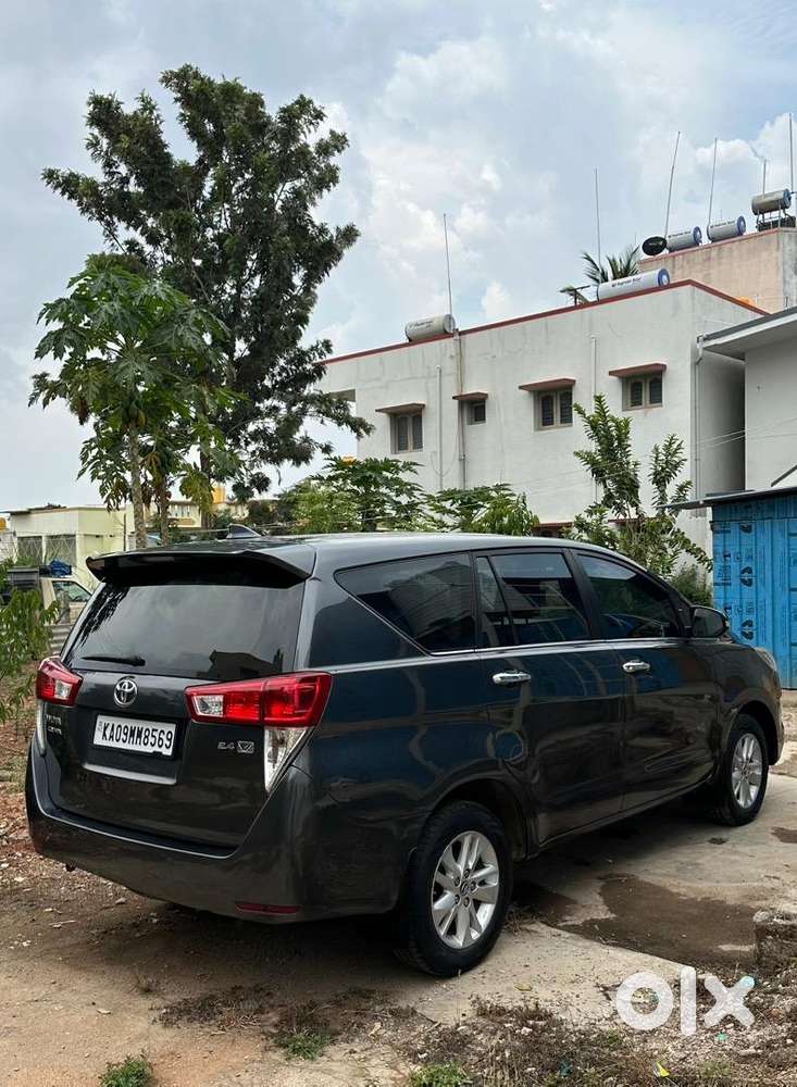 Innova Crysta 2.4  V