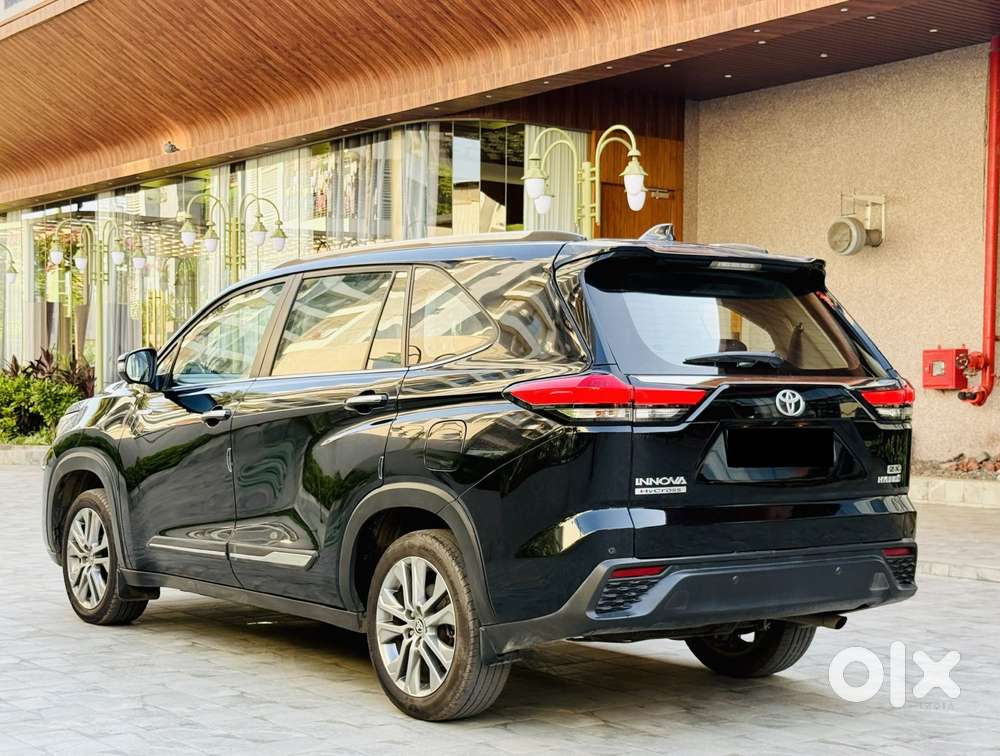 Toyota Innova Hycross 2.0 Zx Hybrid 7 Str, 2023, Electric