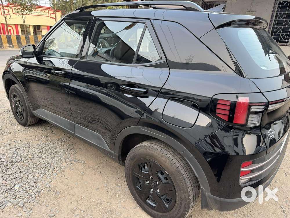 Hyundai Venue Sx Knight Edition  Mt, 2024, Petrol