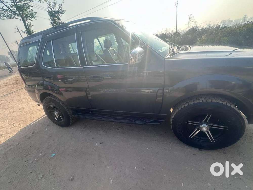 Tata Safari Storme 2013