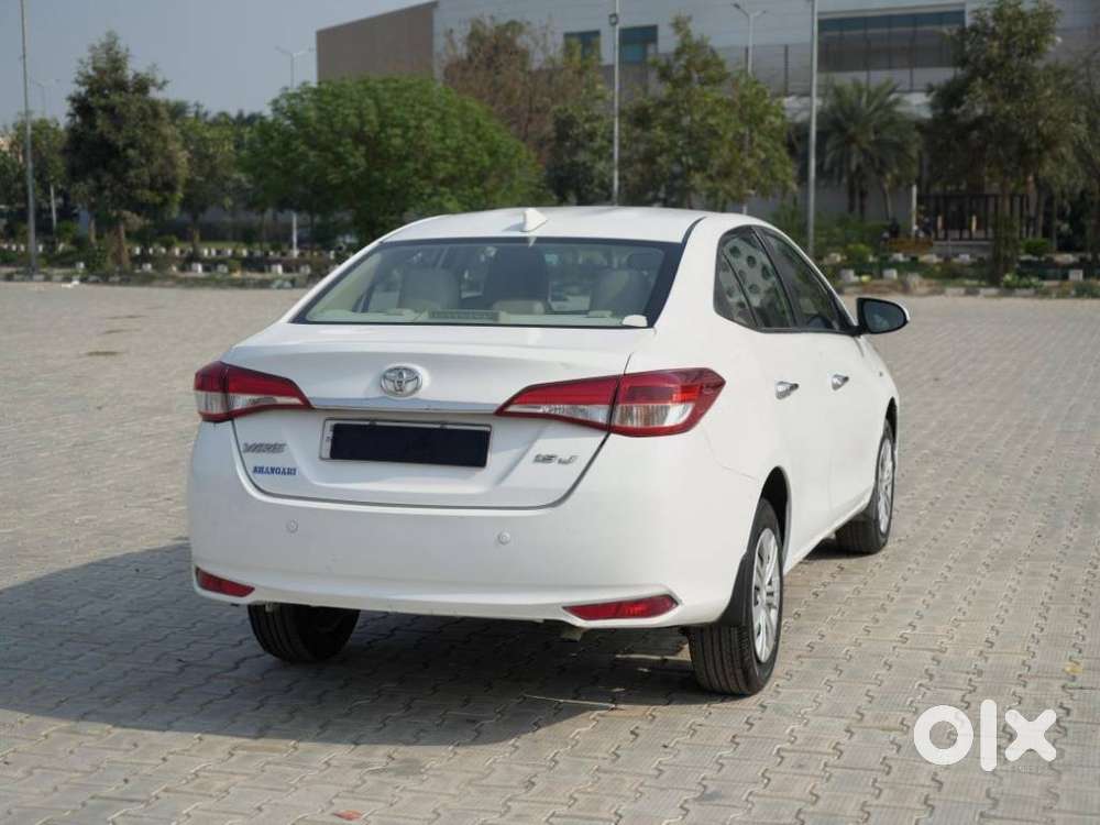 Toyota Yaris J Cvt, 2018, Petrol