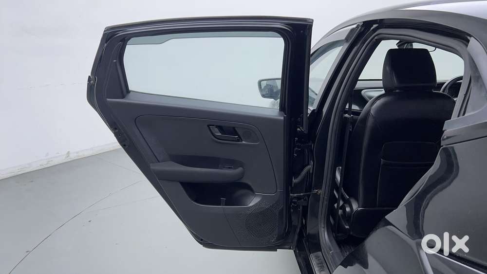 Tata Altroz Xz Plus I-turbo (s), 2022, Cng & Hybrids