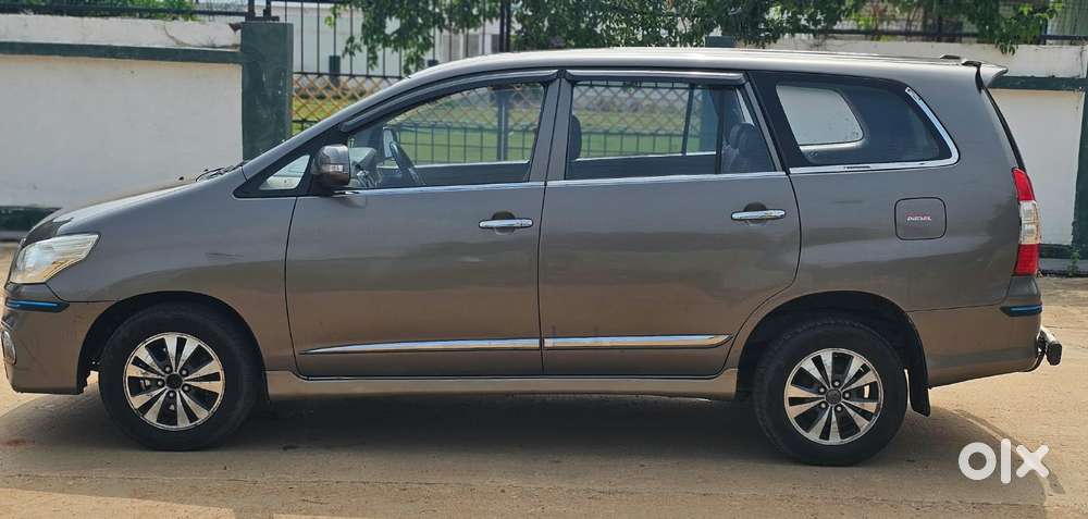 Toyota Innova 2.0 Vx 8 Seater Bs Iv, 2015, Diesel