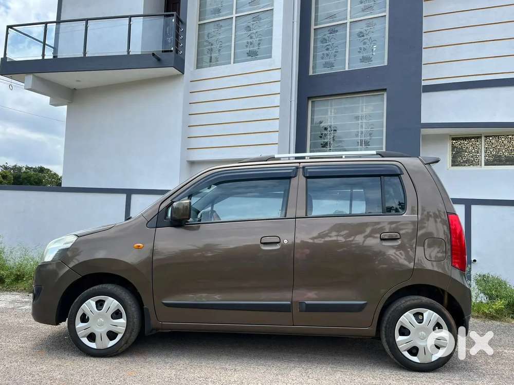 Maruti Suzuki Wagon R Vxi Amt1.2, 2017, Petrol