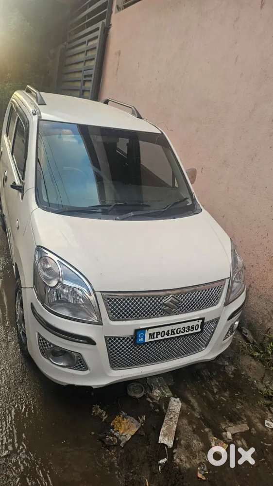 Maruti Suzuki Wagon R Lxi 2015.  Company Fitting Cng +petrol