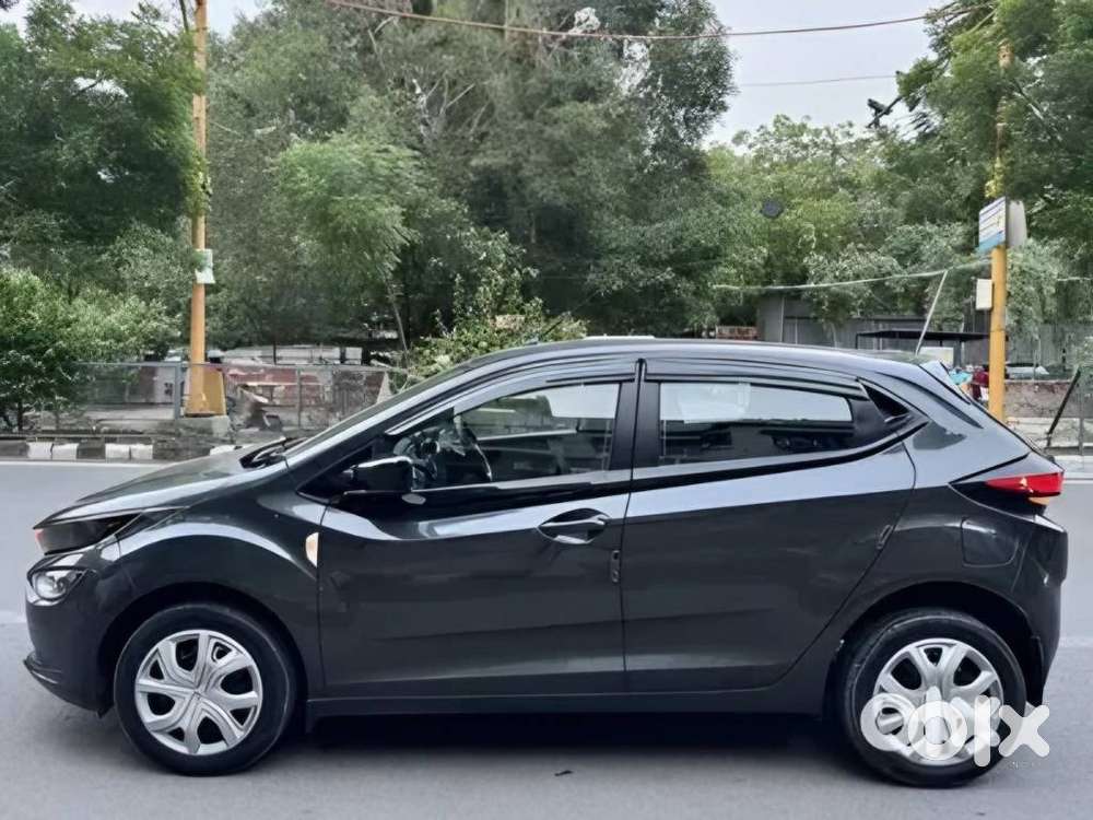 Tata Altroz 1.2 Xm Plus, 2022, Petrol
