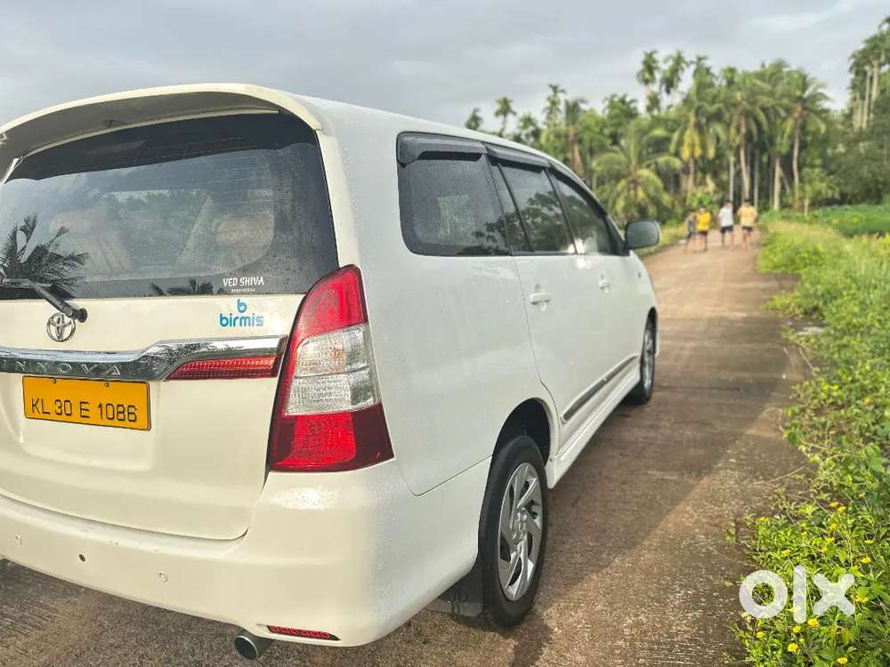 Toyota Innova 2015 Diesel Well Maintained