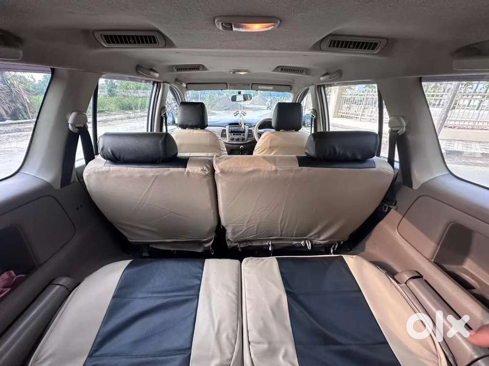 Toyota Innova 2.5 G (diesel) 8 Seater Bs Iv, 2015, Diesel