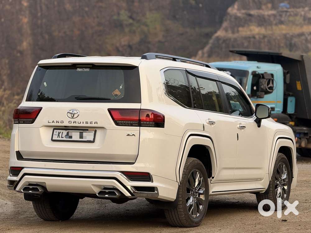 Toyota Land Cruiser 3.3 Zx Diesel, 2023, Diesel