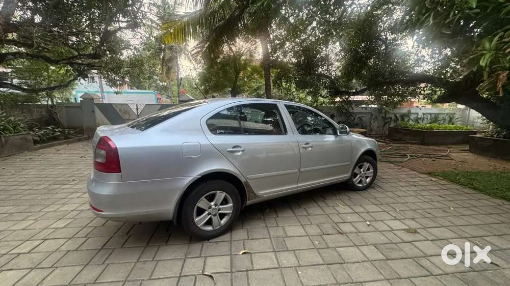 Skoda Laura 2011 Diesel 128000 Km Driven