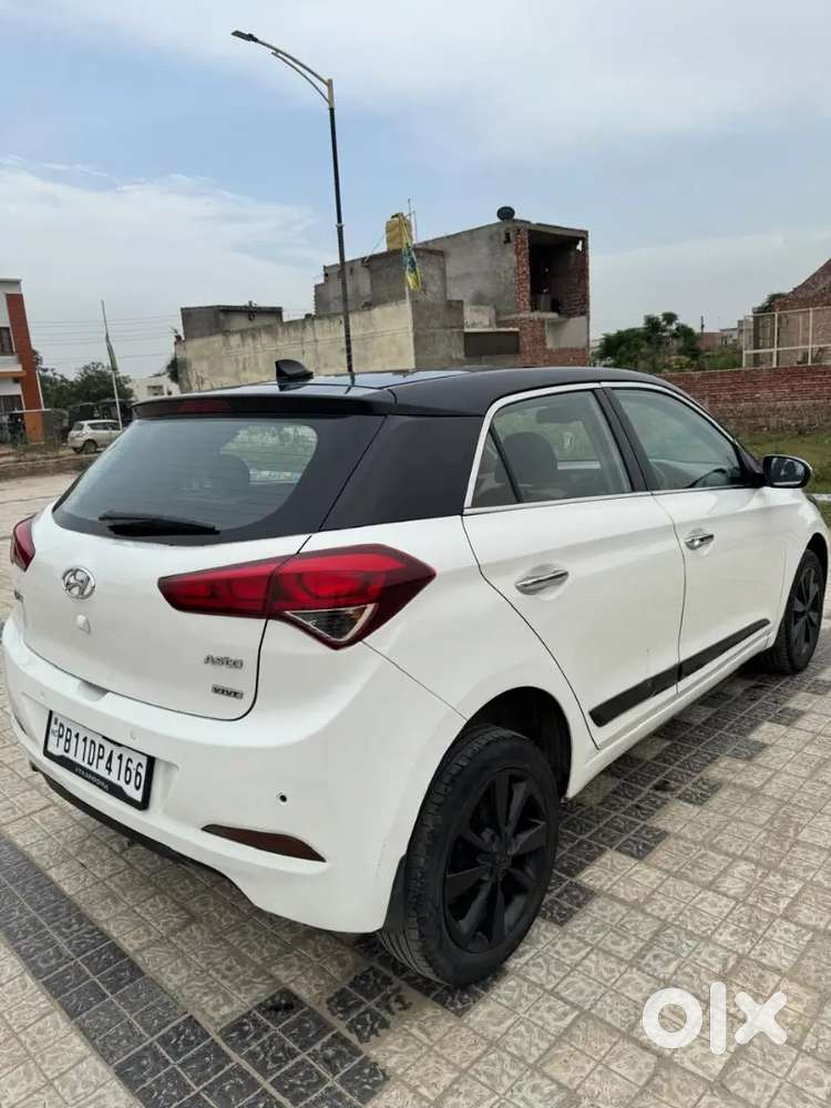 Anand Nagar B No 9 Gali Vich Khadi Ah Ik Sall Di Likh K Guarante Devag