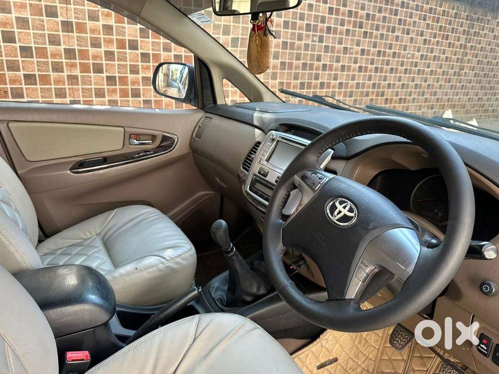 Toyota Innova 2.5 Vx 7 Seater Bs Iv, 2016, Diesel