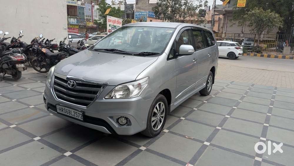 Toyota Innova 2.5 Vx 8 Seater Bs Iv, 2015, Diesel