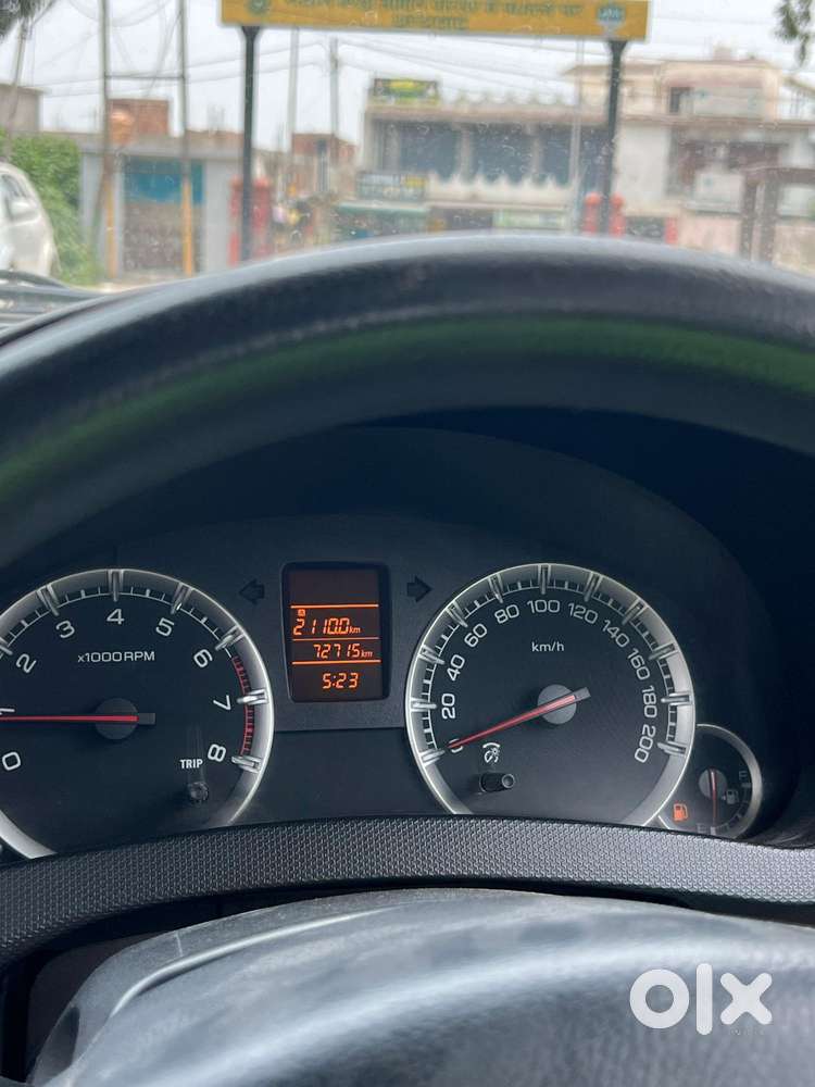 Maruti Suzuki Swift Vxi With Abs, 2013, Petrol