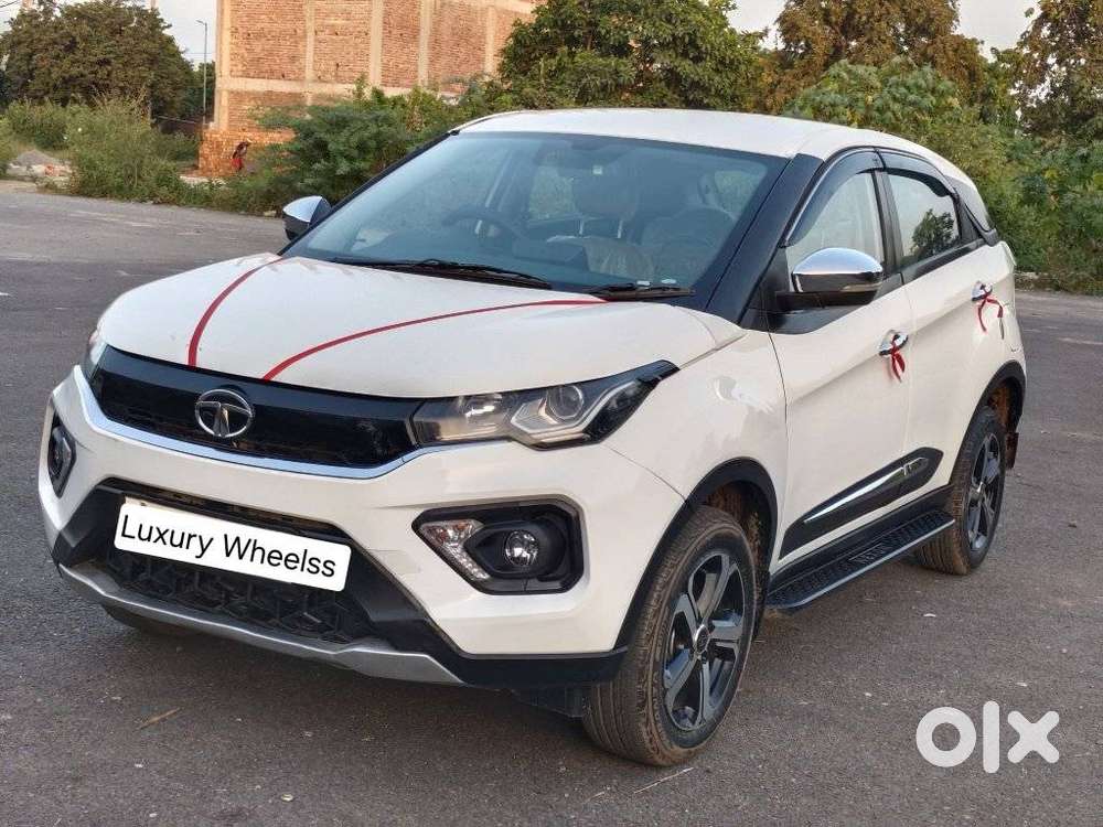 Tata Nexon, 2023, Petrol