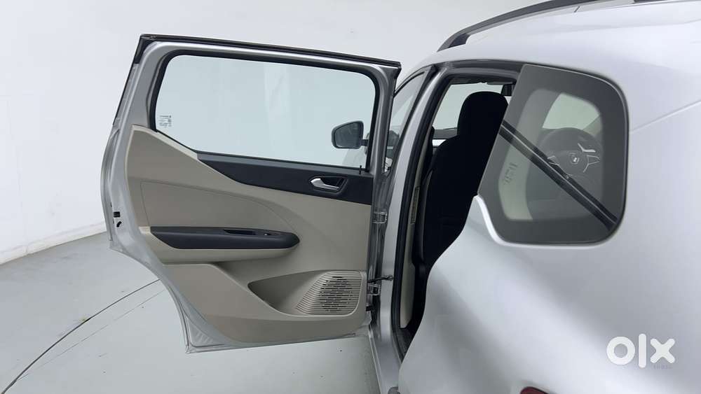 Renault Triber Rxz Easy-r Amt, 2022, Petrol