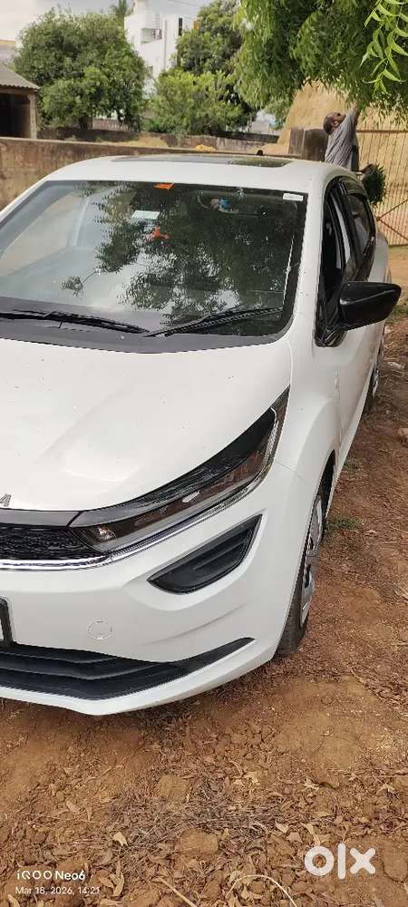 Tata Altroz 2025 Petrol Well Maintained 9,000 Driven 1st Onwer