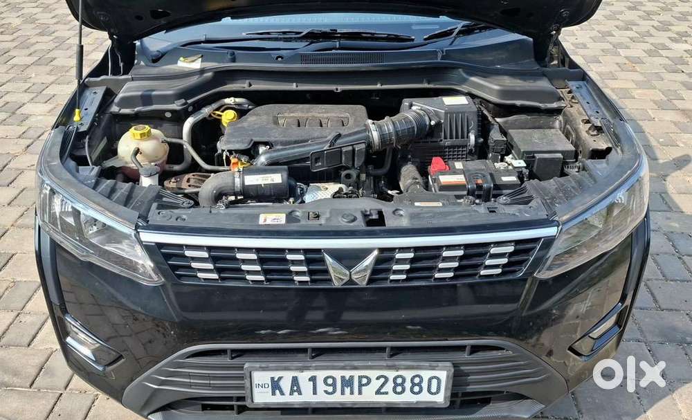 Mahindra Xuv300 2024 Petrol Well Maintained