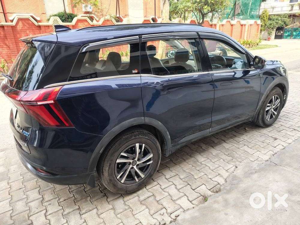 Mahindra Xuv700 2.0 Ax 5 Petrol Mt Str, 2022, Petrol