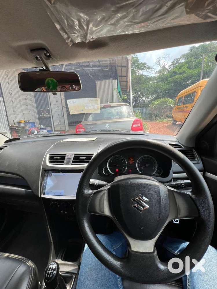 Maruti Suzuki Swift 2016 Petrol 121000 Km Driven