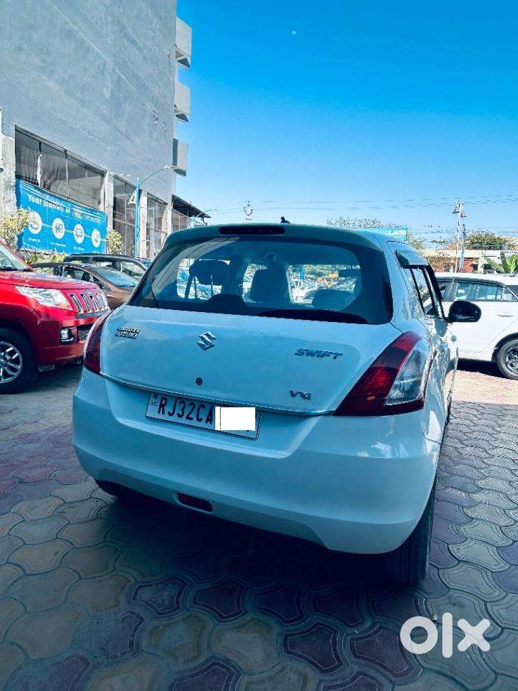 Maruti Suzuki Swift Vxi + Manual, 2016, Petrol